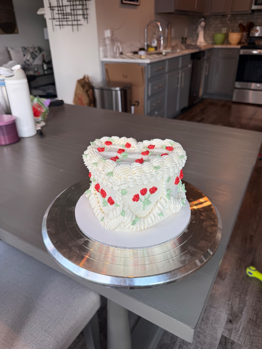 Red Rose Cake — photo 2